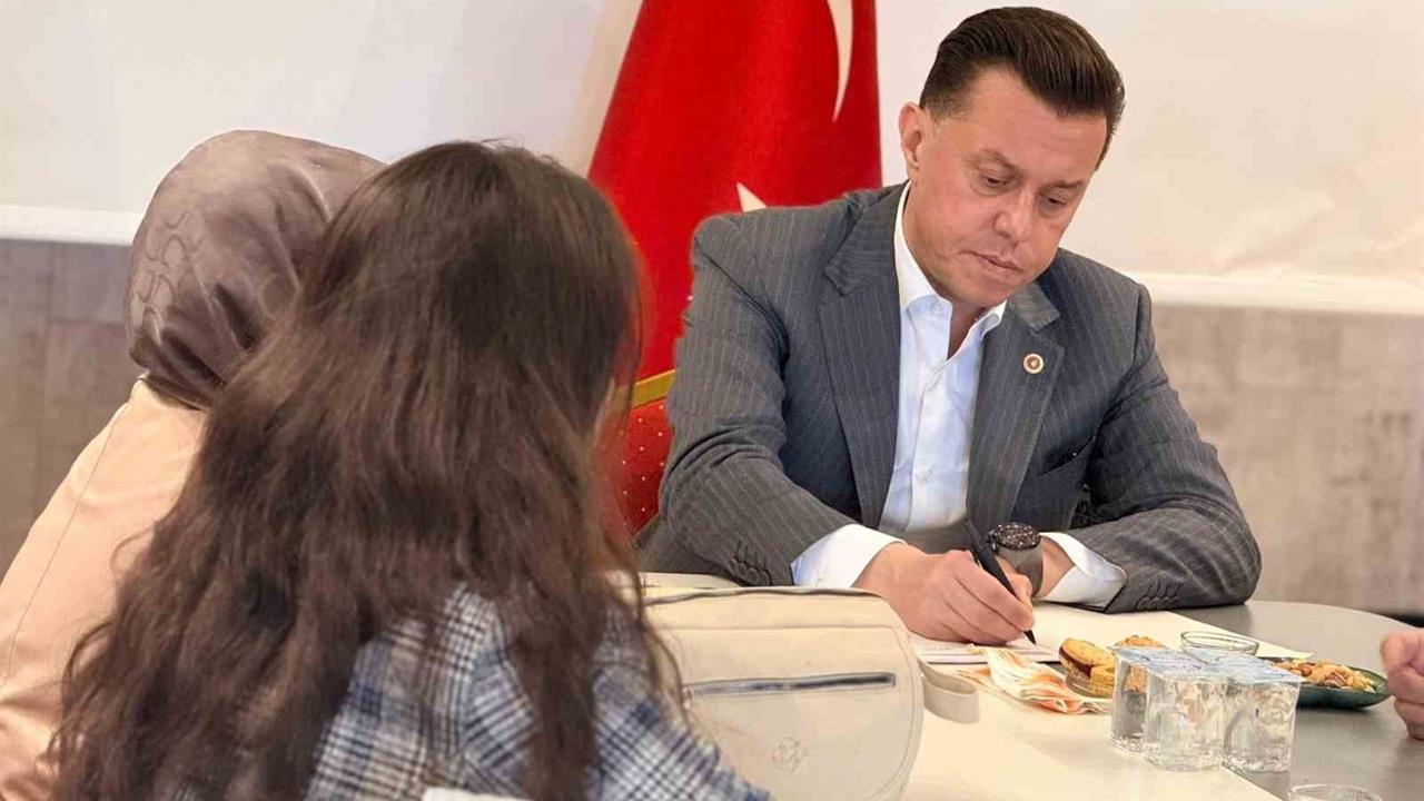 Eskişehir'de Milletvekili Nebi Hatipoğlu, Vatandaşlarla Bir Araya Geldi