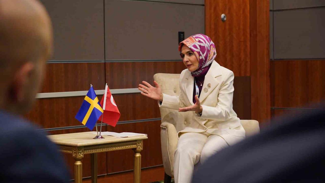 Aile ve Sosyal Hizmetler Bakanı Göktaş, Katar'da önemli anlaşmalara imza attı.