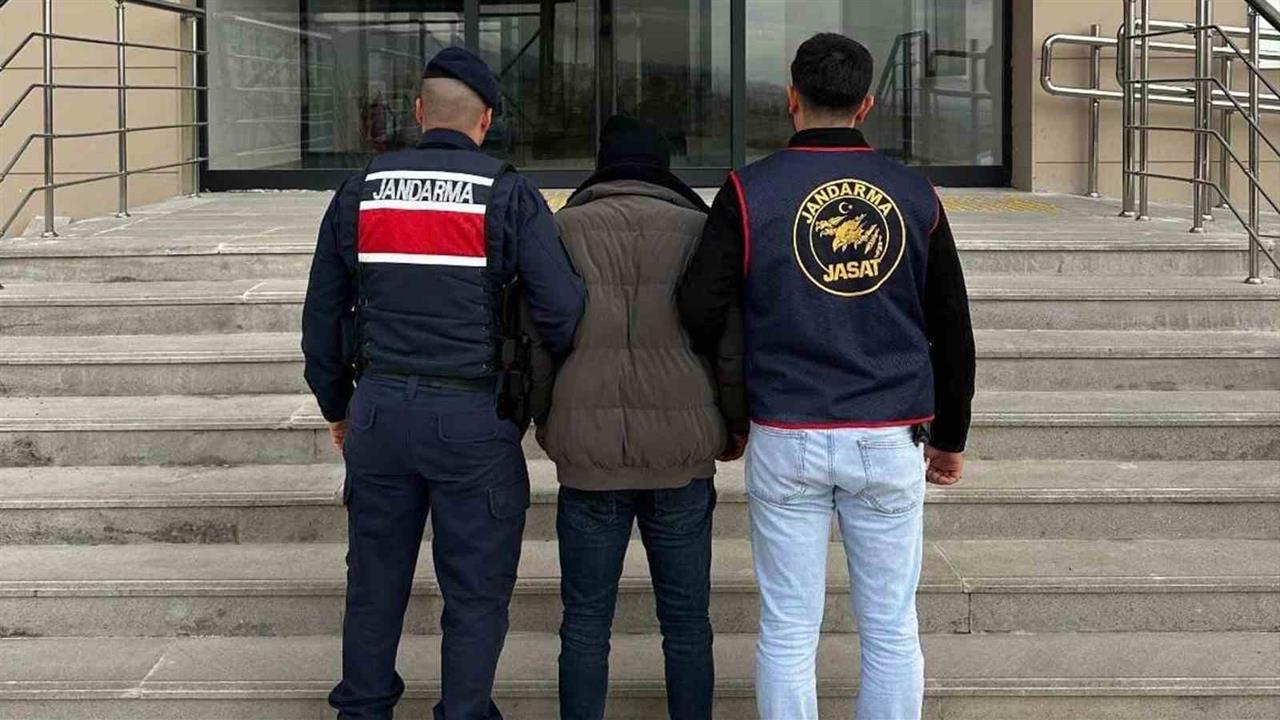 Kırıkkale'de Jandarma Ekiplerince 2 Hükümlü Yakalandı