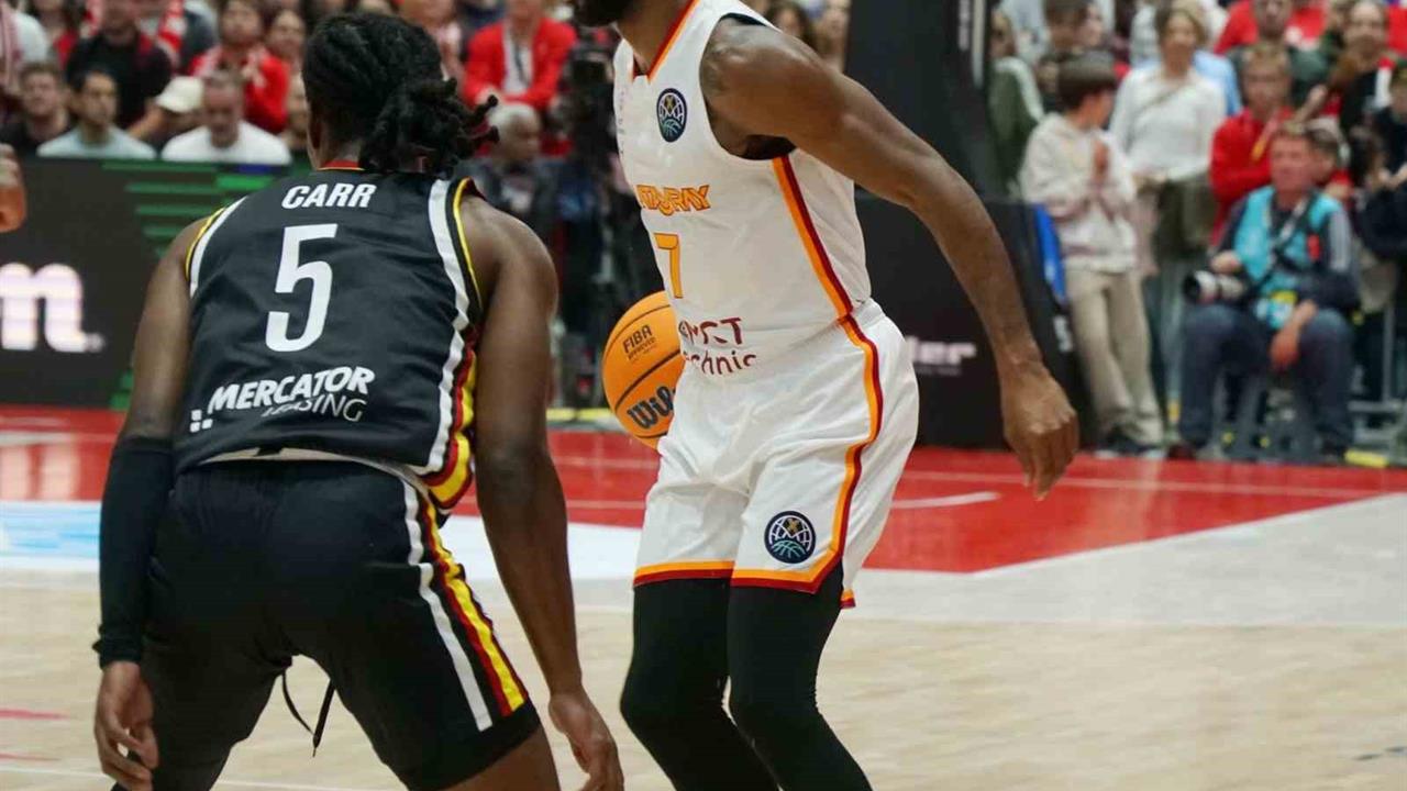 İstanbul'da Galatasaray, Würzburg Baskets'i 99-74 Mağlup Etti