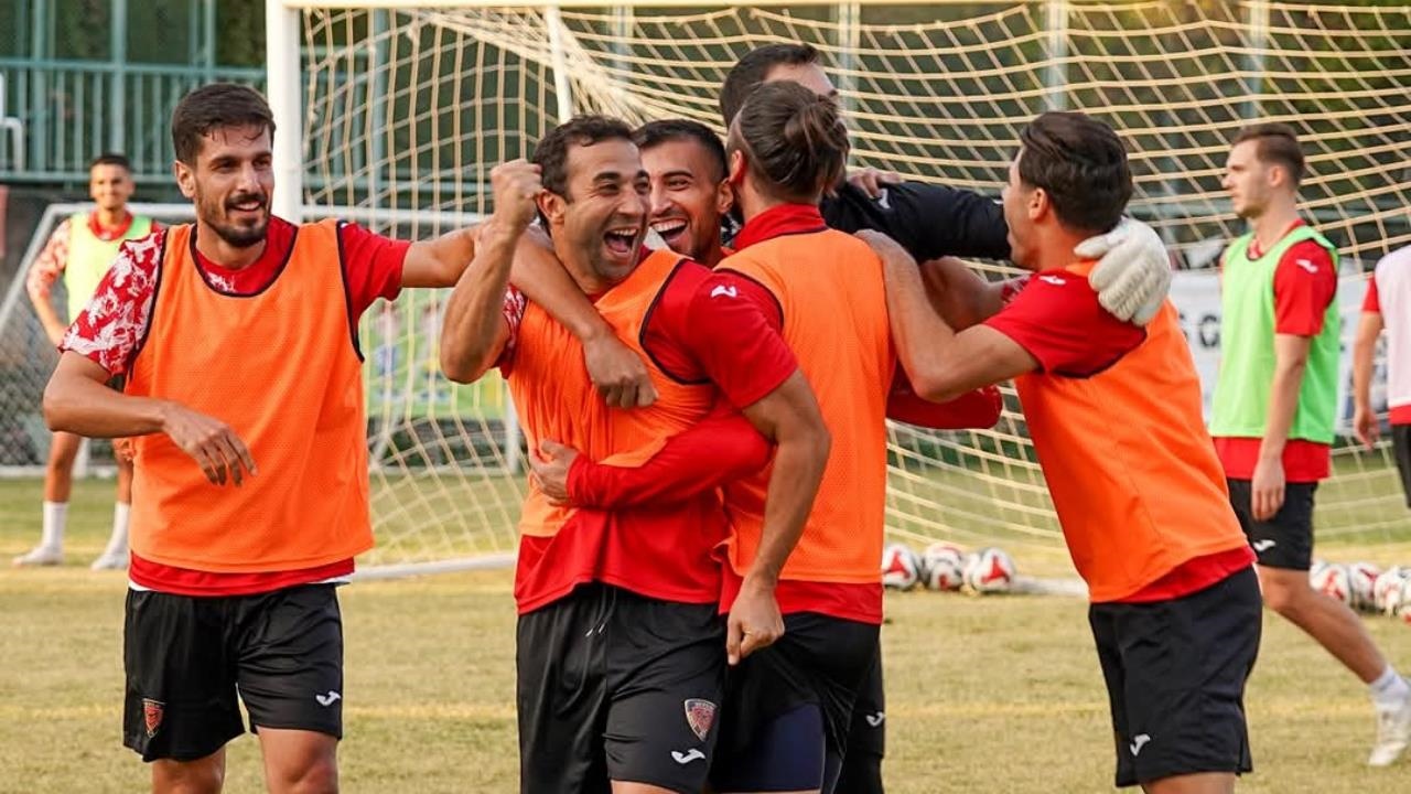 Yeni Mersin İdmanyurdu 'nda Kct 1461 Trabzon Hazırlığı