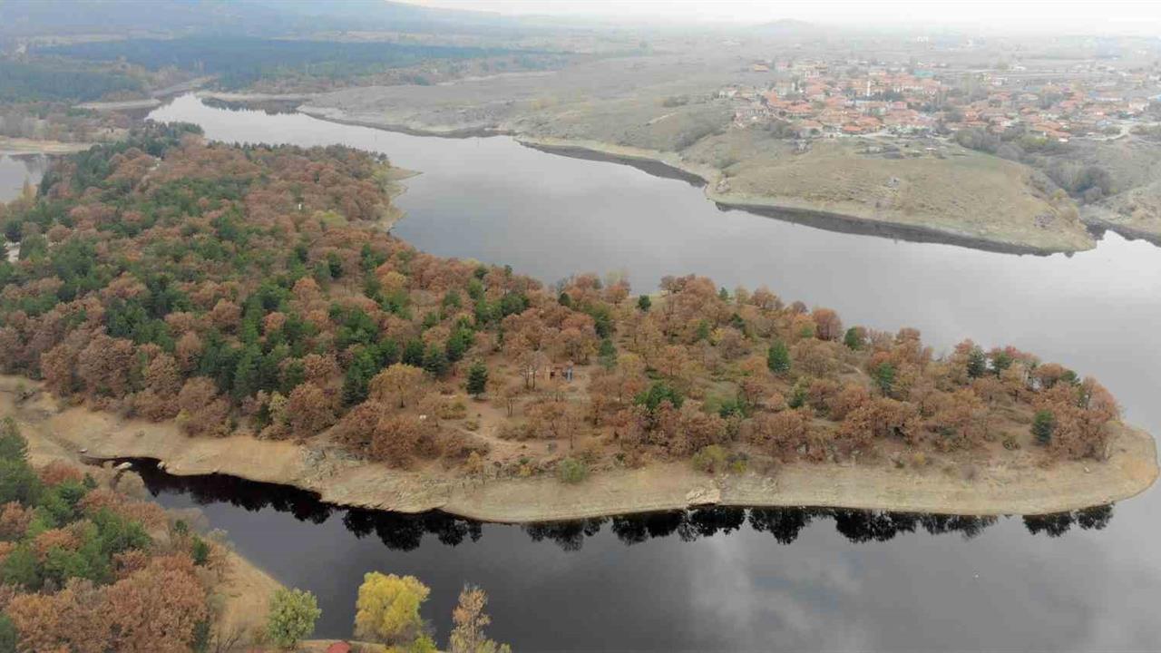 Kütahya Merkez'de Enne Barajı ve Tabiat Parkı'nda Sonbahar Güzelliği