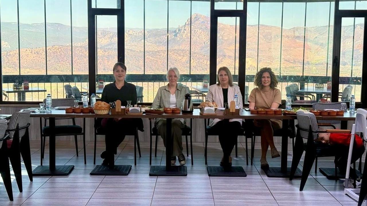 Bilecik Osmaneli'nde Polis Eşleri Derneği Üyeleri Bir Araya Geldi