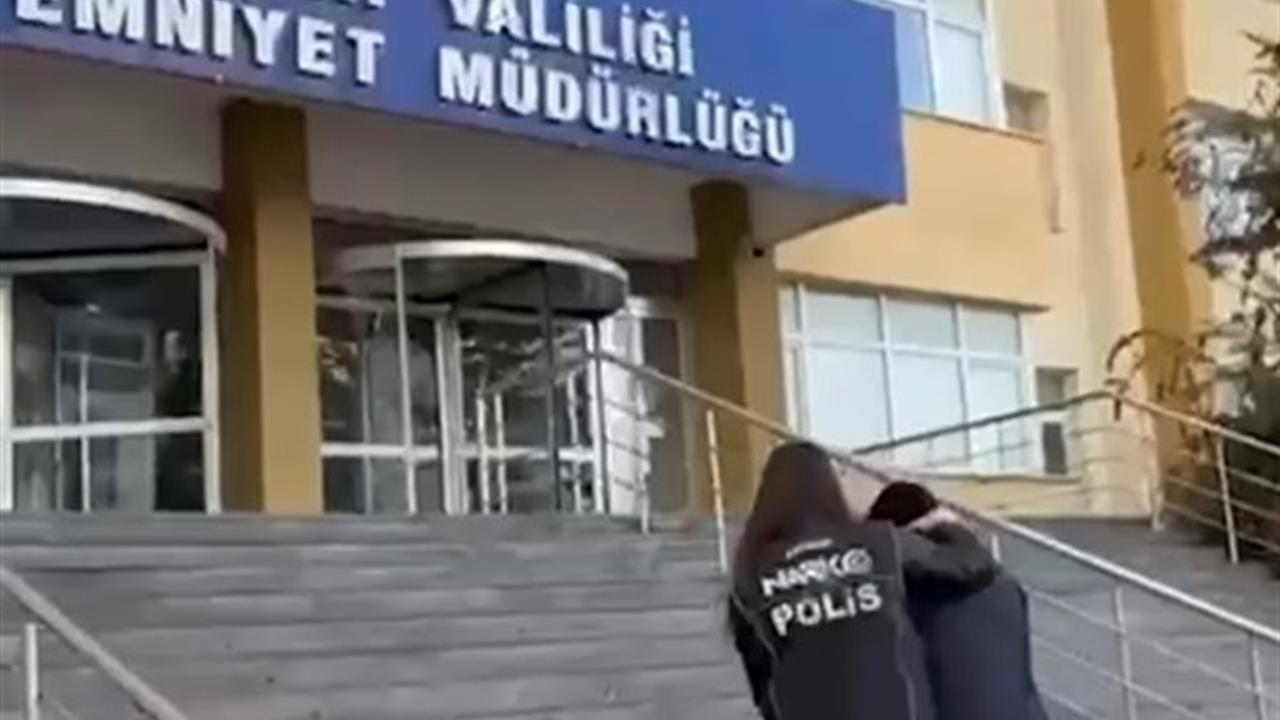 Kayseri'de Uyuşturucu Ticareti Yapan Şüpheli Midesinde Yakalandı