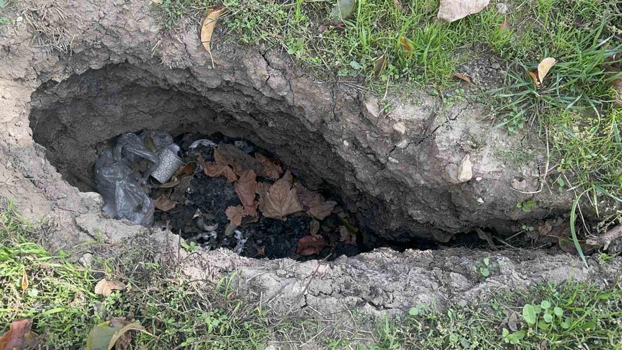 Isparta'da Obruklar ve Çatlayan Duvarlar Çiftçileri Zorluyor