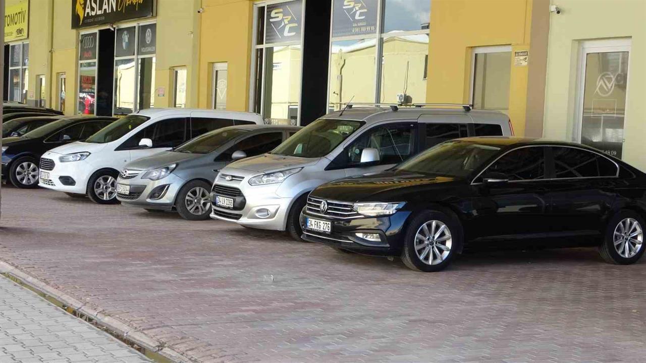 Malatya'da Galerici Esnafı, Fiyatların Düşmesiyle Araç Alımını Tavsiye Ediyor