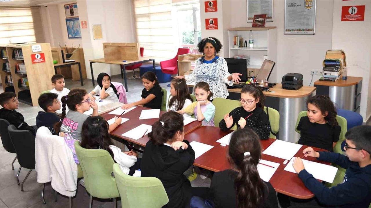 Bursa Osmangazi'de Küçük Yazarlar Atölyesi ile Çocukların Yetenekleri Gelişiyor