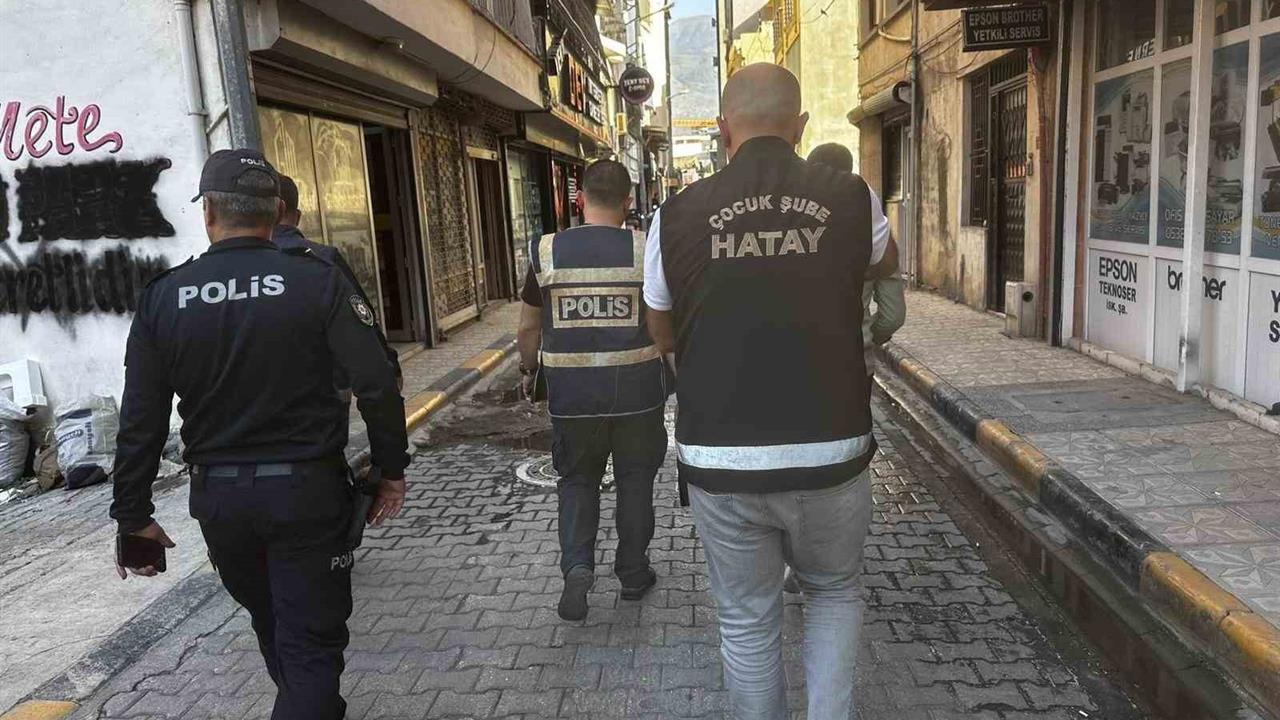 İskenderun'da Okul Çevrelerinde Asayiş Denetimi Yapıldı