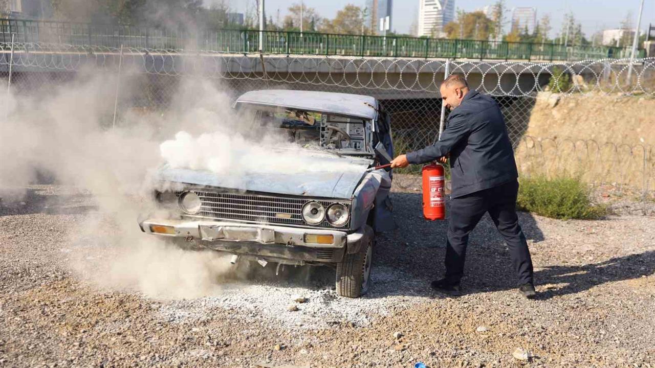 Bursa'da 964 Otobüs Şoförüne Yangın Söndürme Eğitimi Verildi