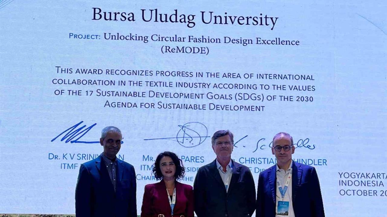 Bursa Uludağ Üniversitesi'nde Ödül Alan Akademisyen Doç. Dr. Zeynep Ömeroğulları Başyigit Projesiyle Dikkat Çekti