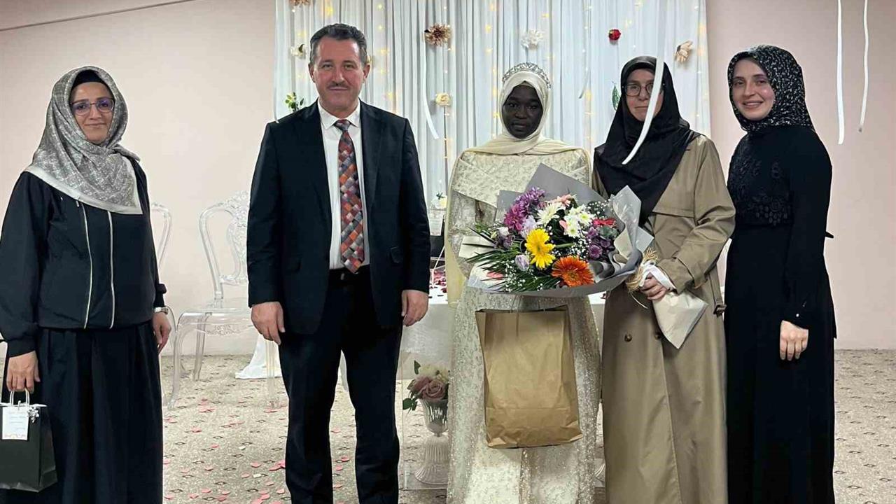 Bilecik Şeyh Edebali Üniversitesi Öğrencisi 8 Ayda Hafız Oldu