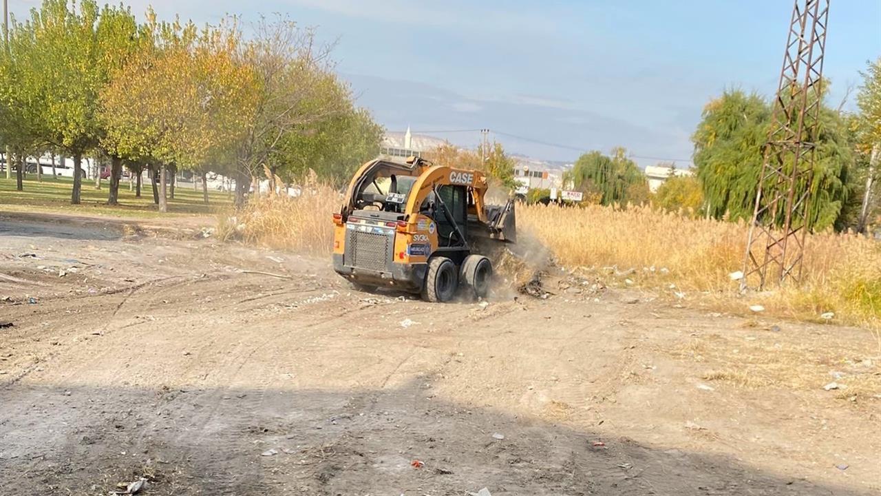 Melikgazi'de Temizlik Çalışmaları ile Mahalleler Daha Temiz Hale Geliyor