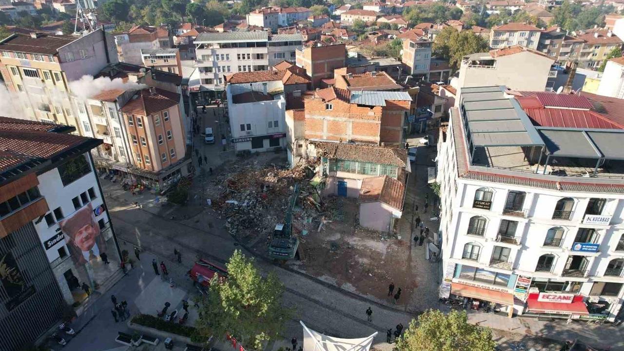 Balıkesir Sındırgı'da Genel Hayata Etkili Afet Bölgesi İlan Edildi