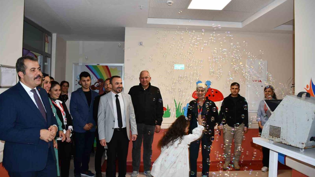 Vezirköprü'de Hastanede Çocuklar İçin Moral Etkinliği Düzenlendi