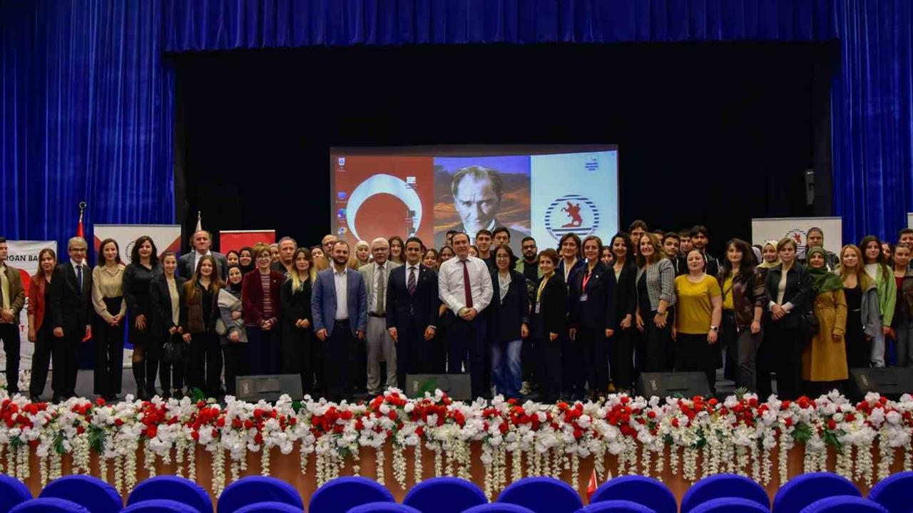 Samsun'da Düzenlenen Sempozyumda 32 Bin 982 Kişi Organ Bekliyor