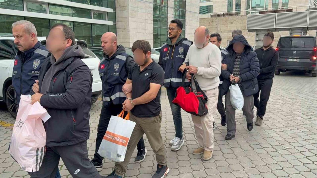 Samsun'da FETÖ'nün Yeni Yapılanmasına Yönelik Operasyonda 1 Kişiye Ev Hapsi Verildi