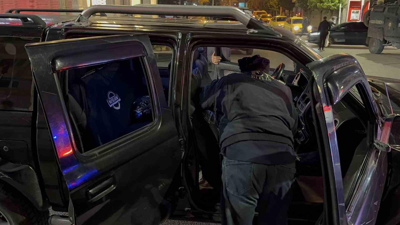 Tatvan'da Jandarma ve Polis Ortaklaşa Asayiş Uygulaması Gerçekleştirdi