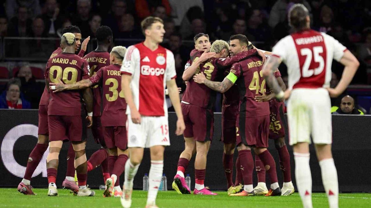 İstanbul'da Galatasaray, Ajax'ı 3-0 Mağlup Etti