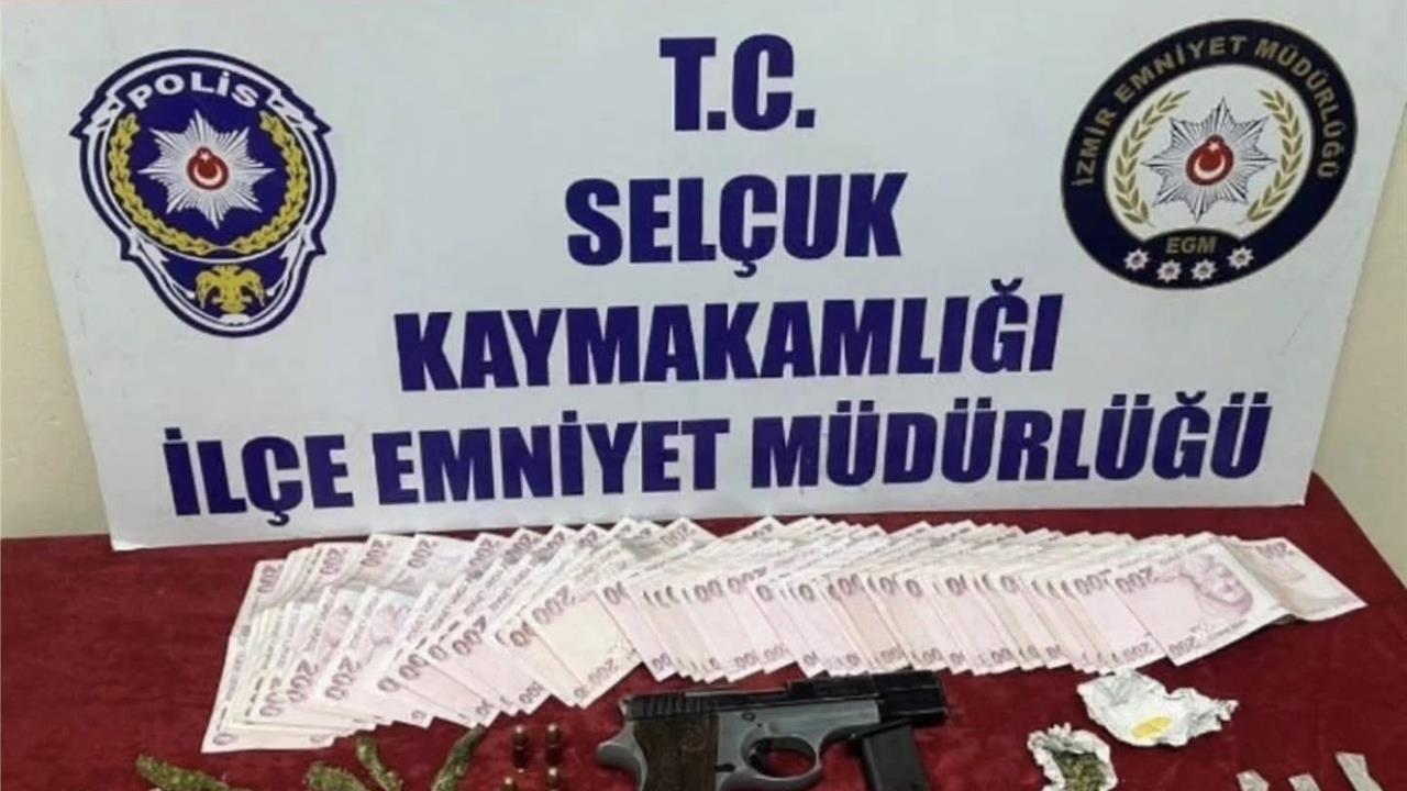 İzmir Selçuk'ta Gerçekleşen Uyuşturucu Operasyonunda 3 Kişi Gözaltına Alındı