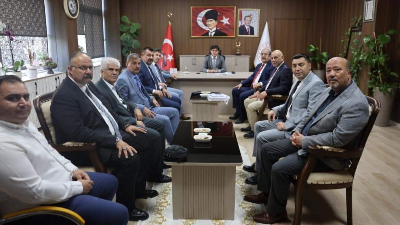 Türk Eğitim-sen Mersin 1 Nolu Şube Başkanı Ercan, Müdür Özdemirci'ye Hayırlı Olsun Ziyaretinde Bulundu