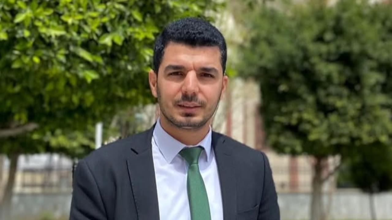 Mersin Tarsus'ta AK Parti İlçe Başkanı Abdurrahman Altınsucu'nun İstifası İstenildi