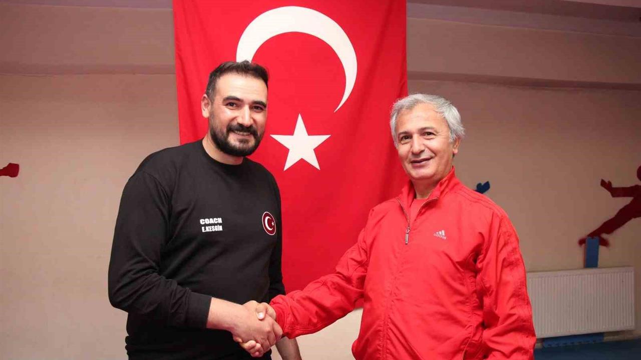 Erzurum Oltu'da 25 Yıl Sonra İlk Hocaya Vefa Gösterildi