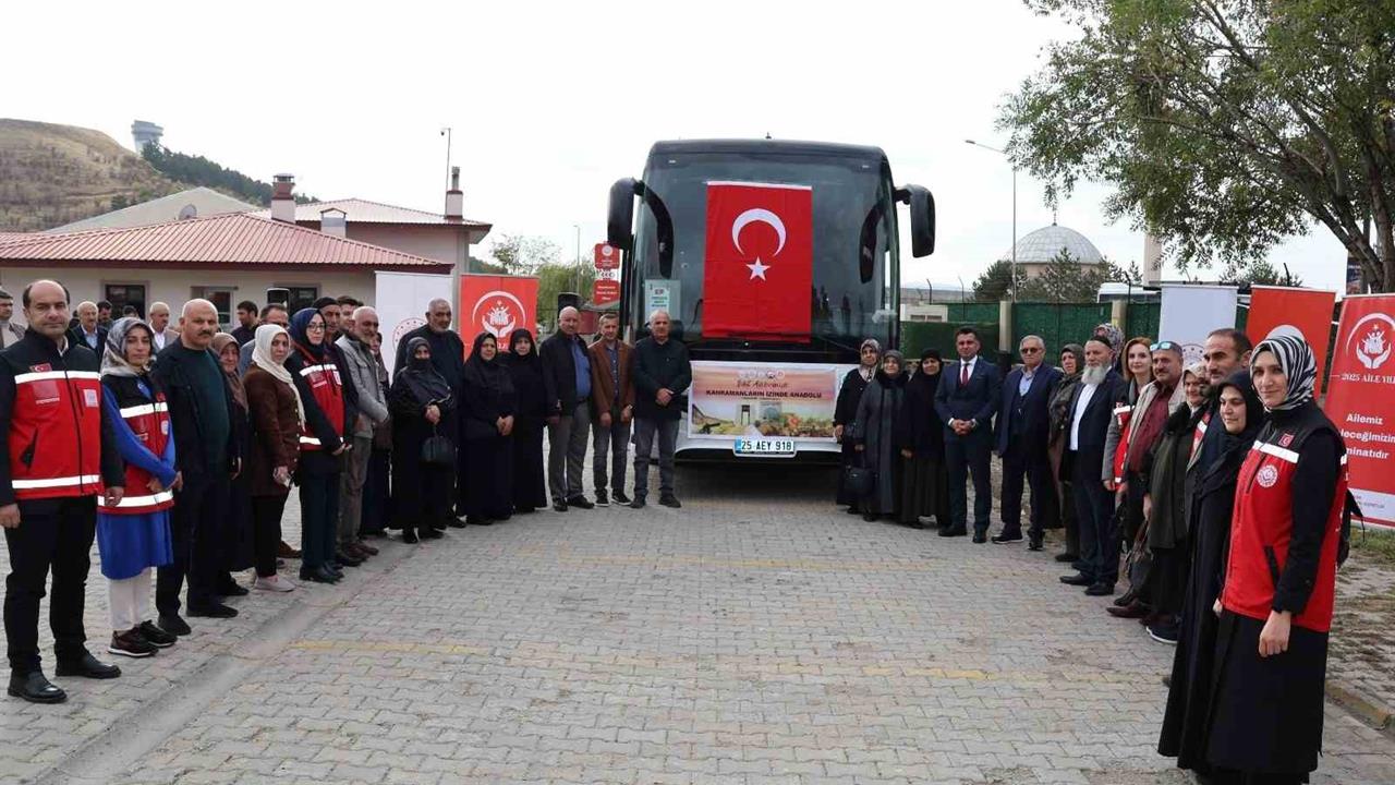 Erzurum'da Şehit Yakınları "Kahramanların İzinde Anadolu" Projesi Kapsamında Çanakkale’ye Uğurlandı