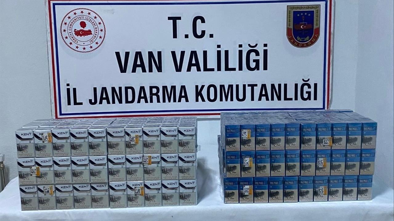Van Saray ve Başkale'de Kaçak Sigara ve Malzemeler Yakalandı