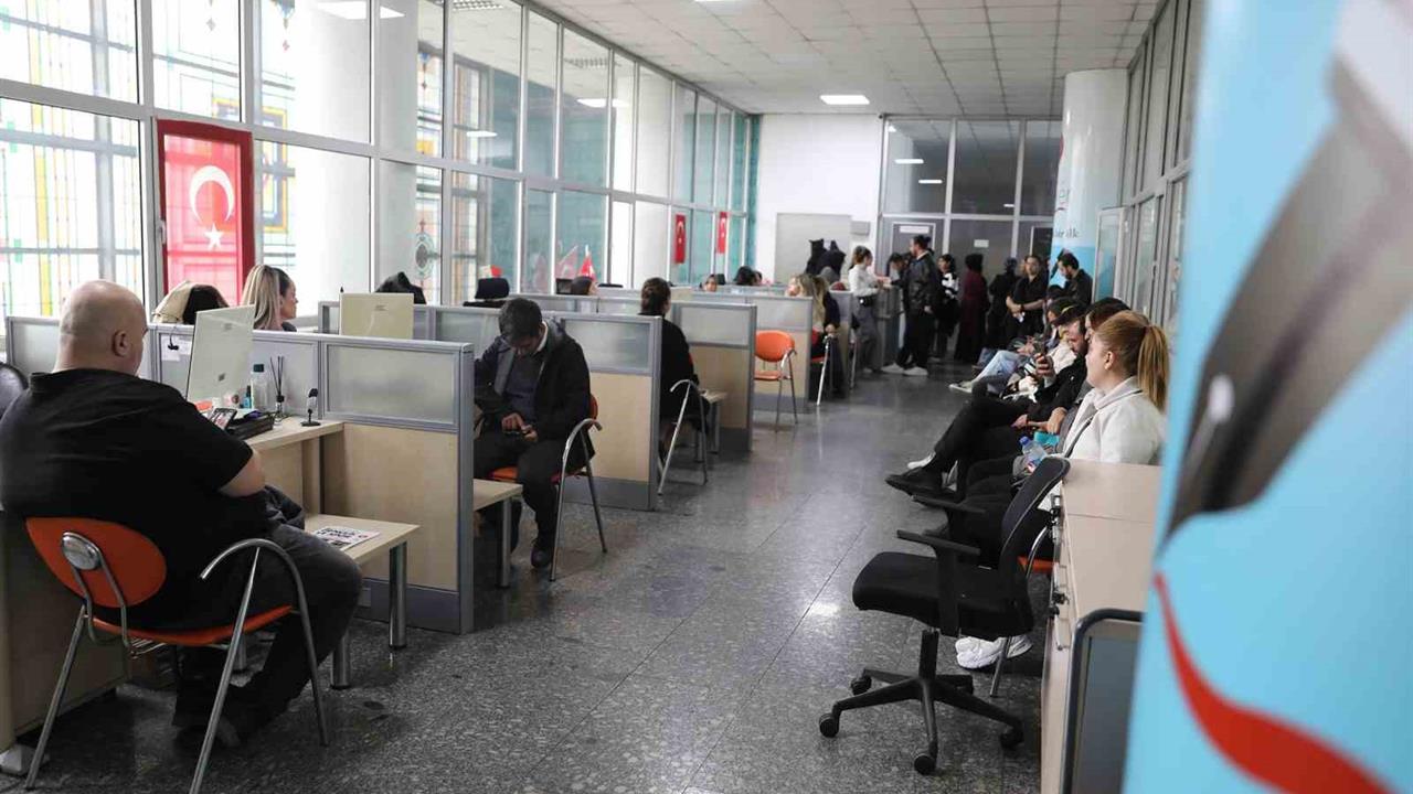 Keçiören'de İş Arayanlarla İşverenleri Buluşturan Kariyer Ofisi 57 Kişiyi İşe Yerleştirdi