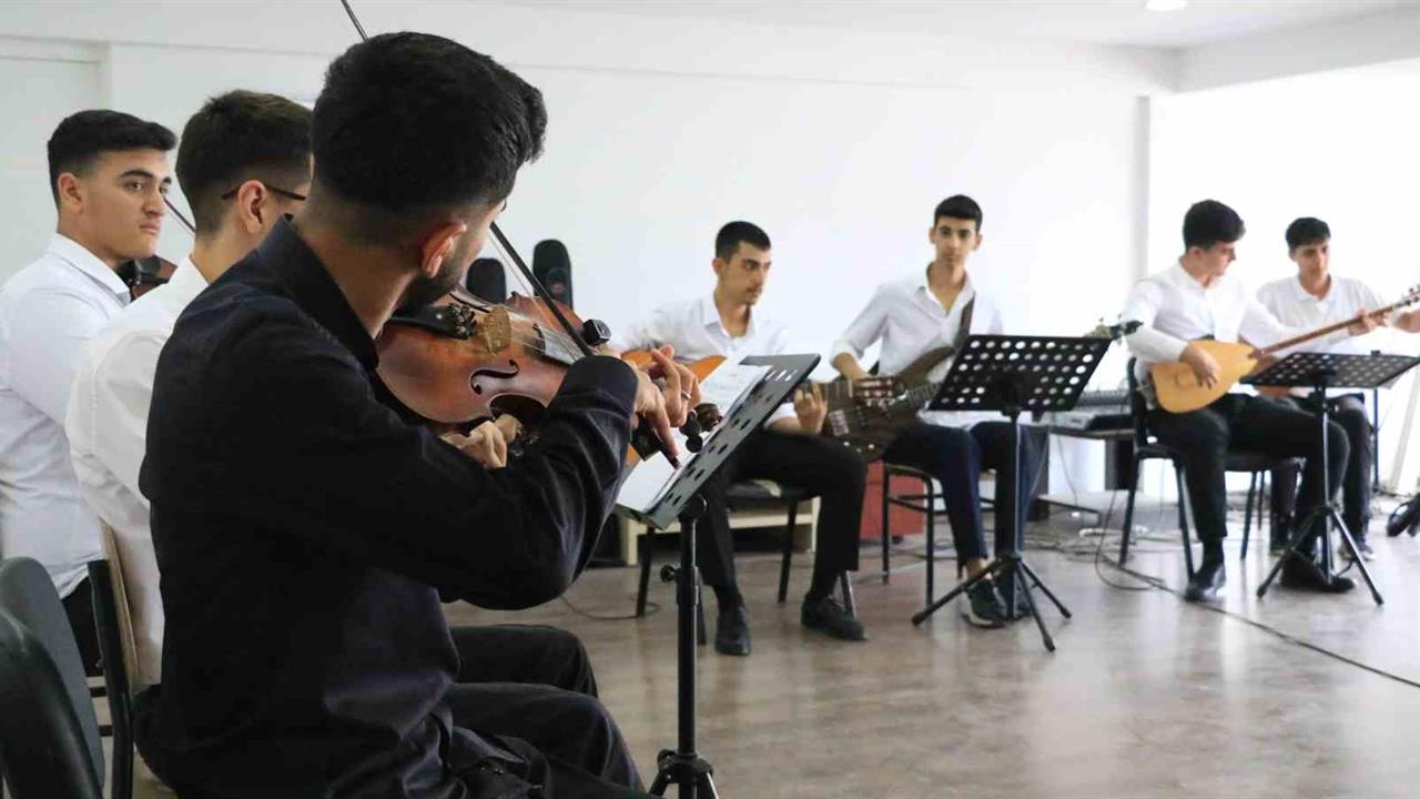 Diyarbakır Güzel Sanatlar Lisesi'nde Öğrencilerle Müzik Anlam Kazanıyor