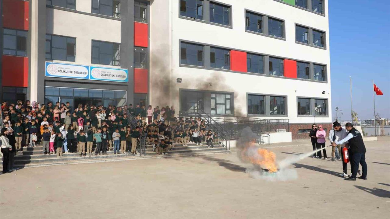 Diyarbakır'da Afet Farkındalık Eğitimleri Öğretmen ve Öğrencilere Yönelik Gerçekleştiriliyor