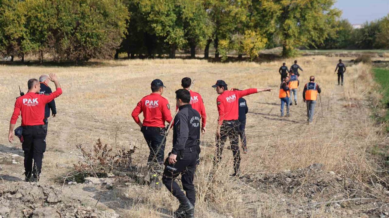 Elazığ Merkez'de Kaybolan 11 Yaşındaki Çocuk İçin Ekipler Seferber Oldu