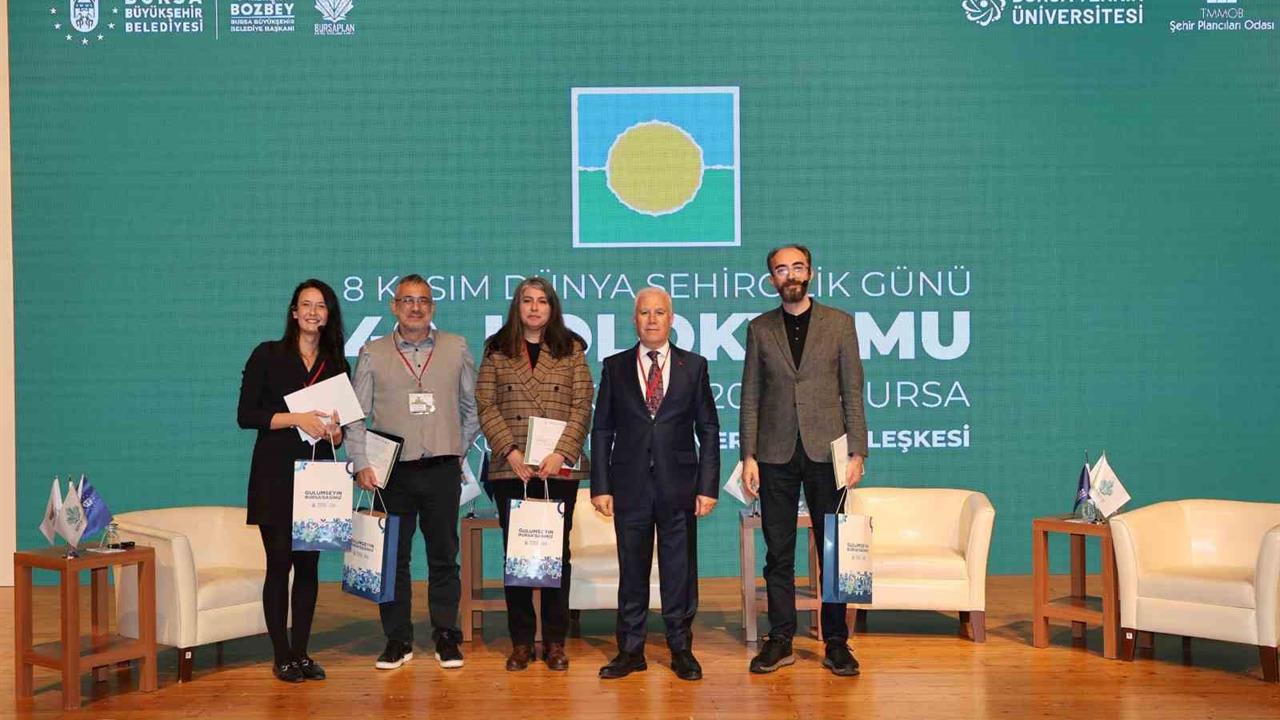 Bursa'da Gerçekleştirilen Kolokyumda Gelecek Şehircilik Konuları Tartışıldı