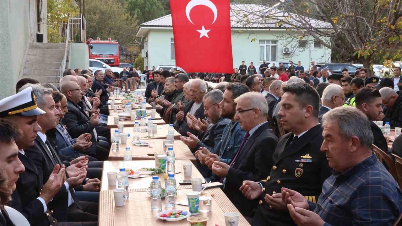 Adana Pozantı'da Şehit Deniz Teğmen Öz İçin Mevlit Programı Düzenlendi