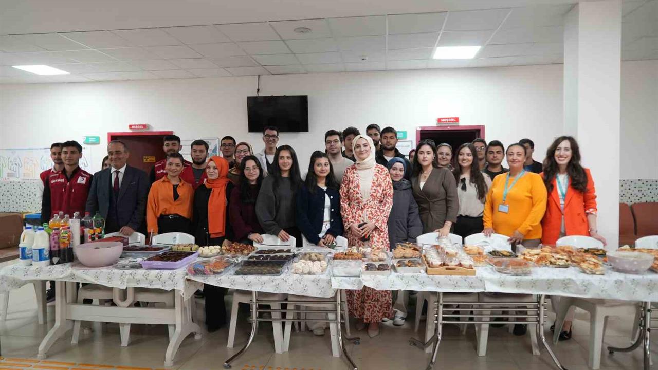 Niğde'de Lösemili Çocuklar İçin Düzenlenen İyilik Sofrasında Duygulu Anlar Yaşandı