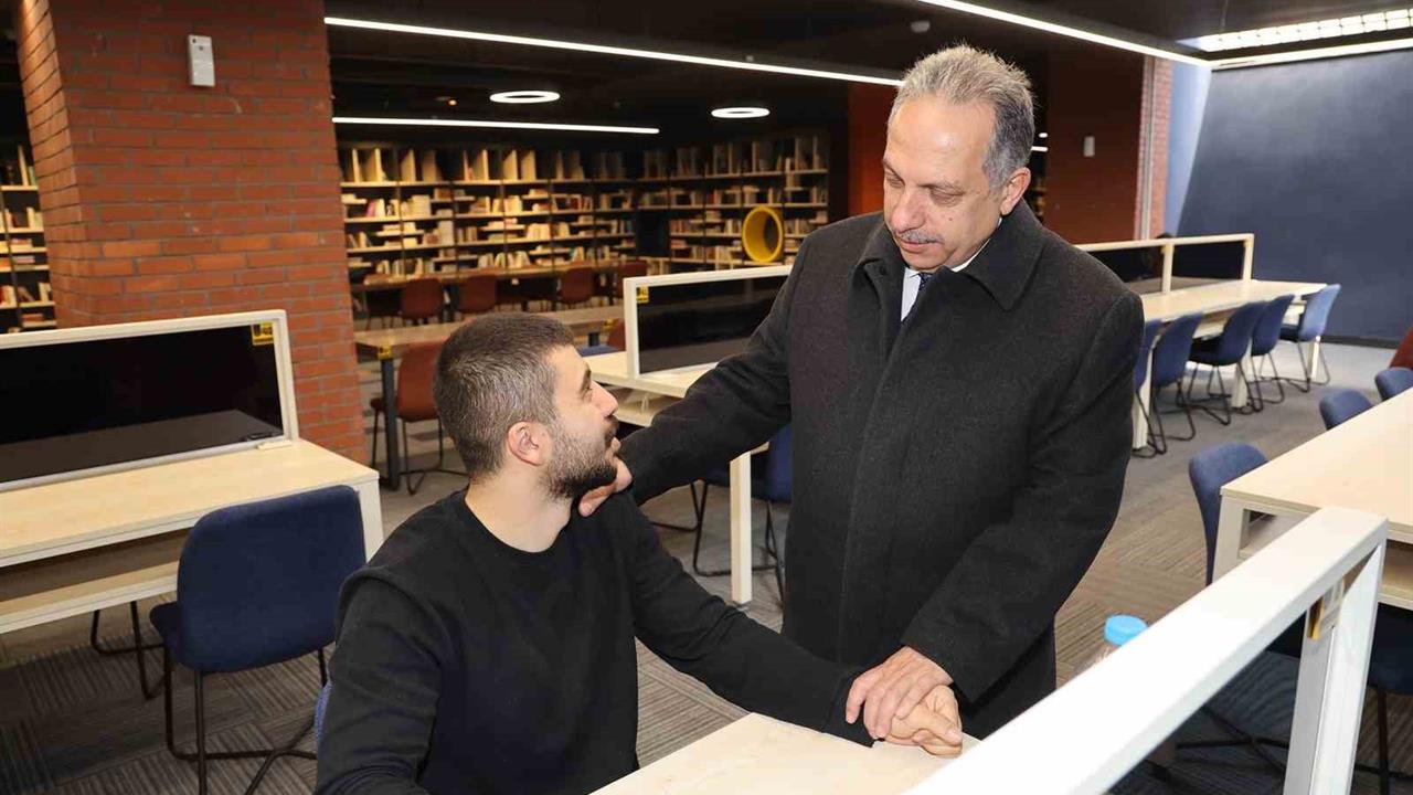 Kayseri Talas’ta 7/24 Kütüphane ve Kültür Merkezi, 5 yılda 1 milyondan fazla ziyaretçiye ev sahipliği yaptı.