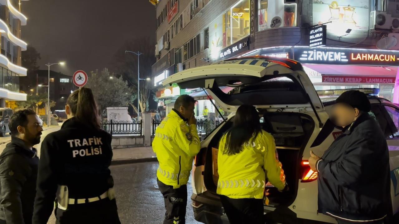 İstanbul'da Motosikletli Sürücü, Alkollü Olduğunu Düşündüğü Kişinin Anahtarını Aldı