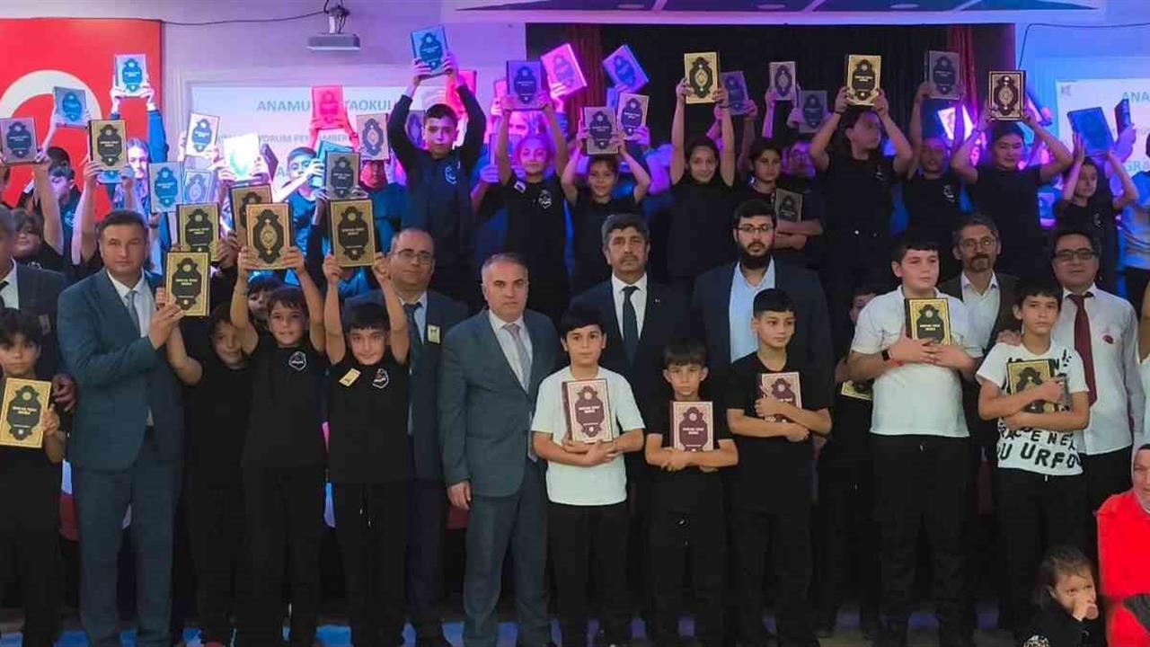 Anamur'da Düzenlenen "Kur’an Okuyorum, Peygamberimi Seviyorum" Programı Yoğun İlgiyle Karşılandı