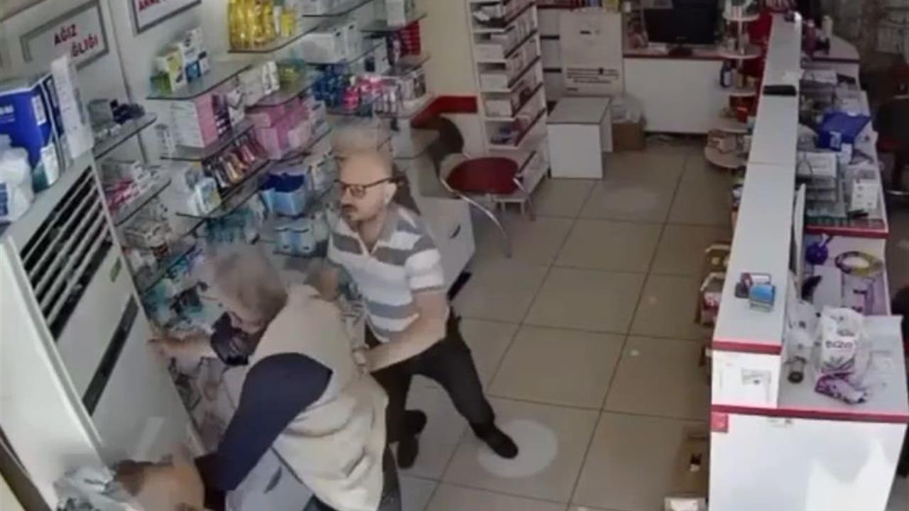 Mersin'deki Eczanede Yaşanan Olay Sonrası Kalfanın İşine Son Verildi