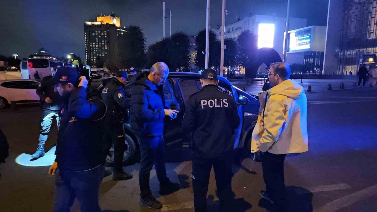 İstanbul Taksim Meydanı'nda Huzur İstanbul Uygulaması Gerçekleştirildi