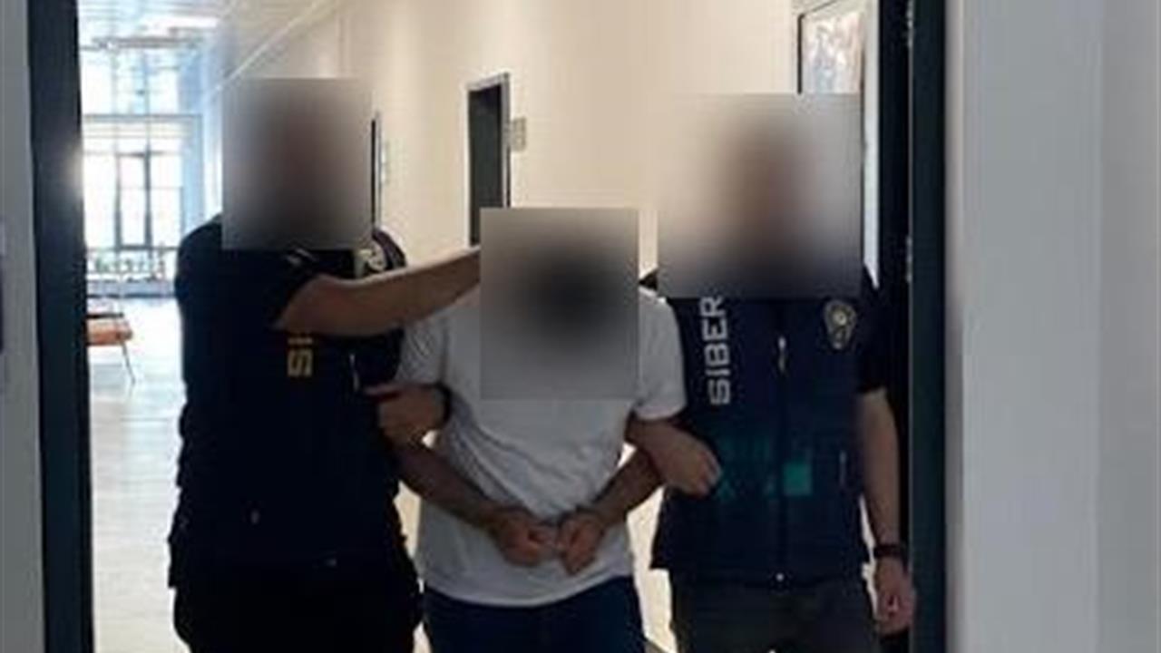 Kocaeli'de Sosyal Medyadan Kimlik Bilgileri Çalan 2 Şüpheli Tutuklandı