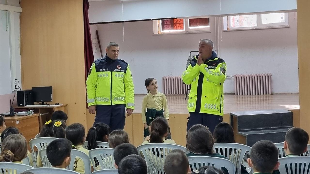 Bilecik Gölpazarı'nda Öğrencilere Emniyet Kemeri Eğitimi Verildi