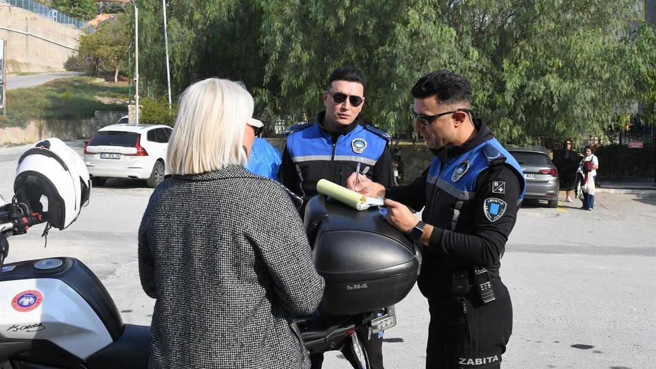 Kuşadası’nda Çöp Çıkarma Saatlerine Sıkı Denetim Başlatıldı
