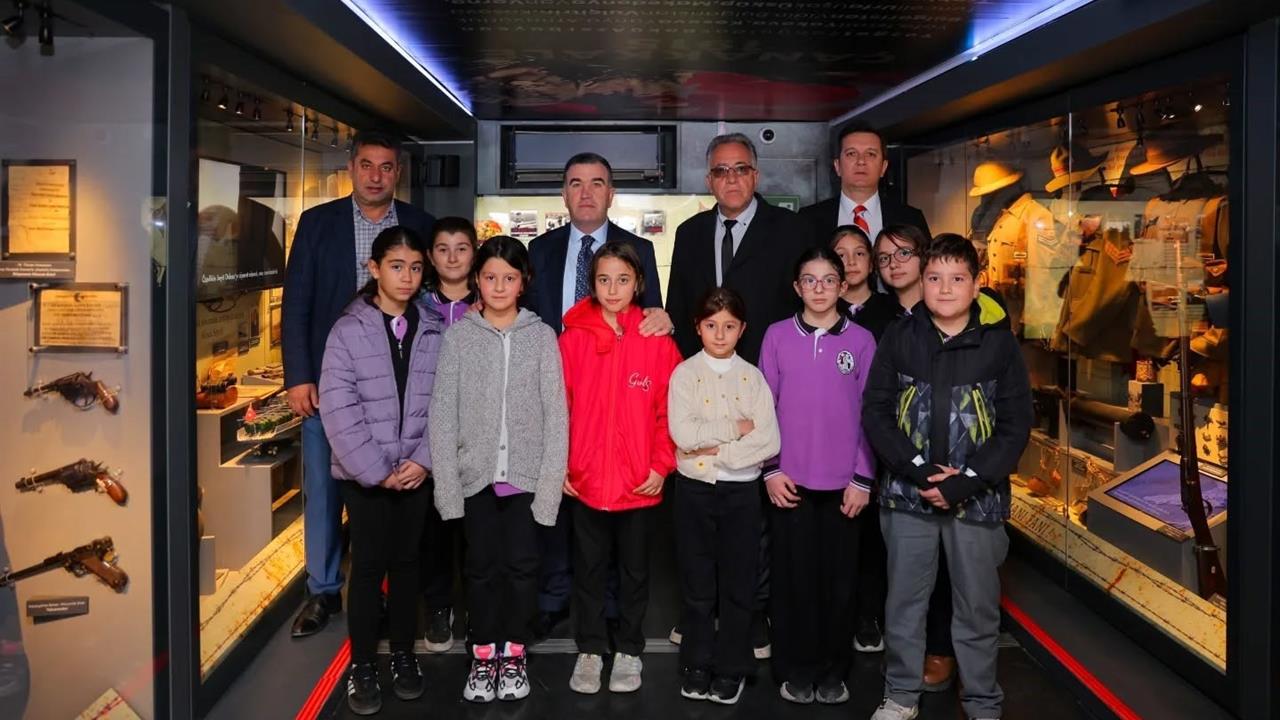 Bayburt'ta Öğrencilere Çanakkale Ruhu Mobil Müze ile Anlatıldı