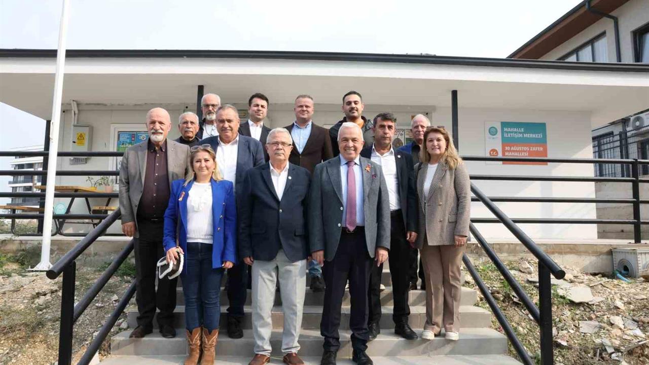 Bursa Nilüfer'de Şadi Özdemir, Mahalledeki Sorunları Dinledi