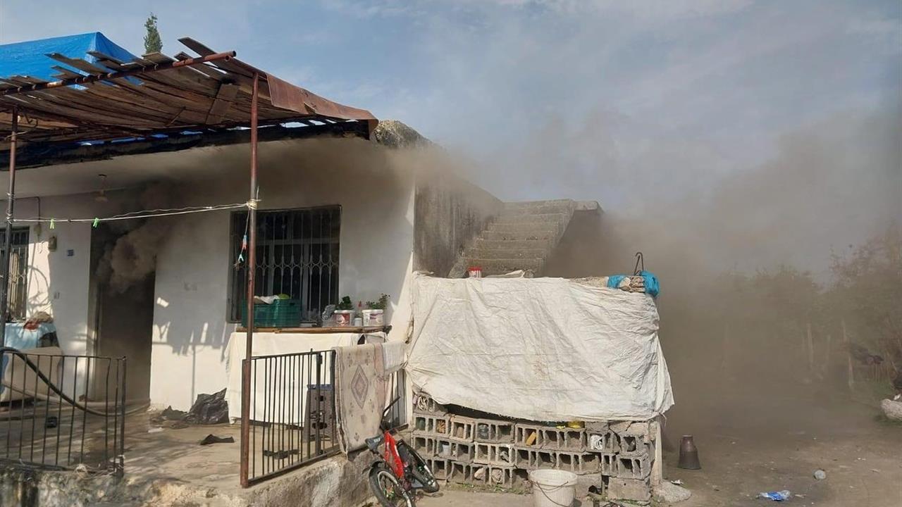 Hatay Dörtyol'da Müstakil Evde Yangın Çıktı, İtfaiye Müdahale Etti