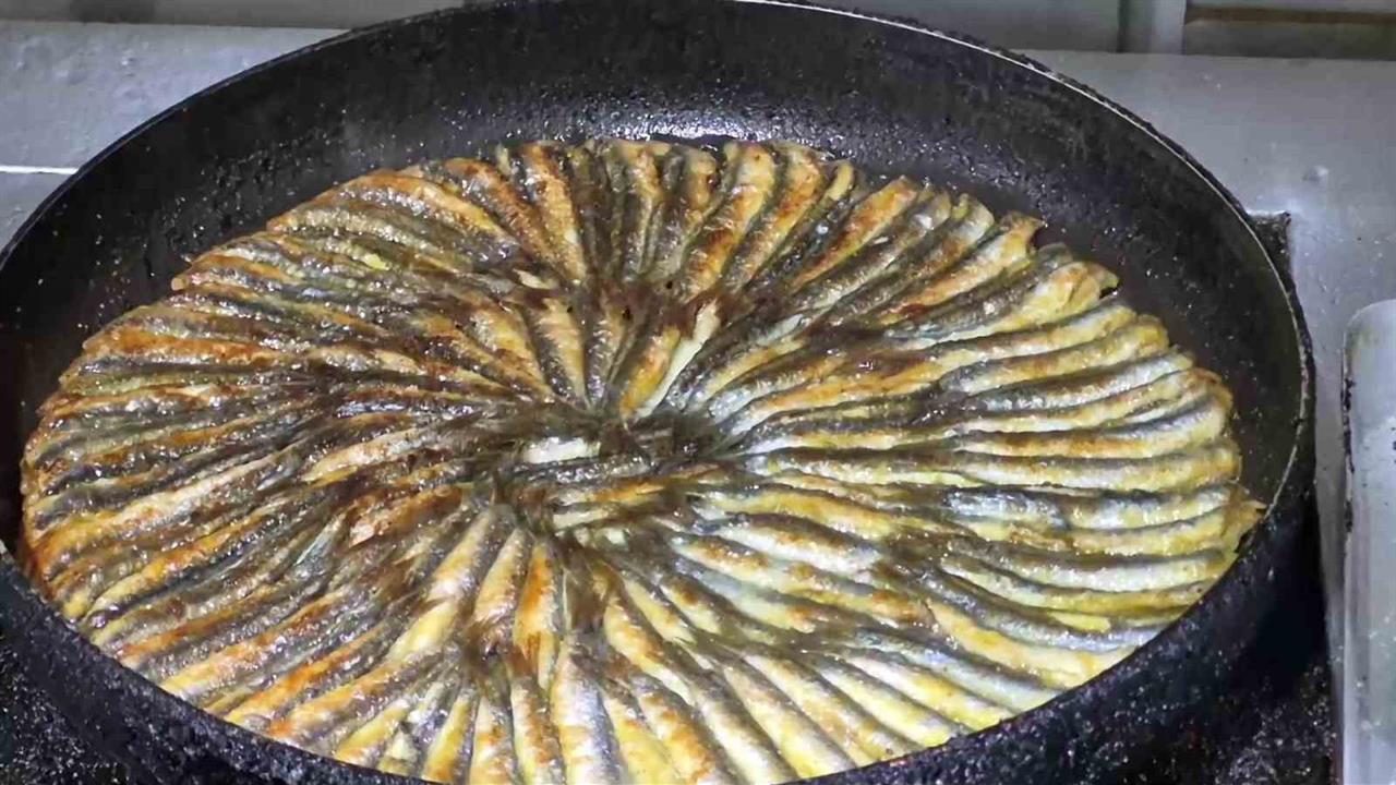 Düzce'de Balık Ustası Hayrullah Kır'dan Hamsi Pişirme Tüyoları