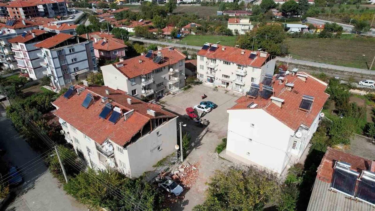 Sındırgı'da Deprem Sonrası Hasar Tespit Çalışmaları Devam Ediyor