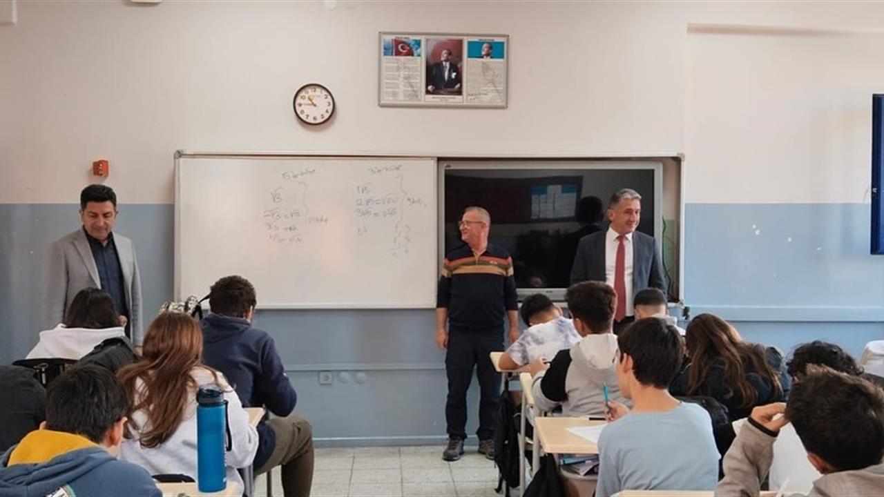 Menteşe'de İlçe Millî Eğitim Müdürü Sınav Süreçlerini İnceledi