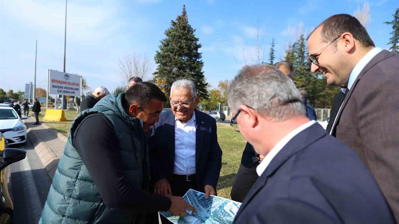 Kayseri'de Erciyes Üniversitesi Kavşağı'ndaki Düzenleme Çalışmaları Devam Ediyor